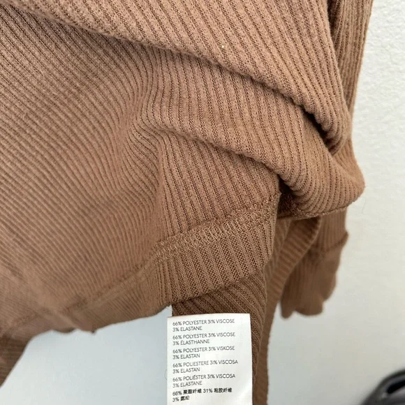 WE THE FREE | Free People long sleeve cowl neck sweater size medium - Picture 7 of 7